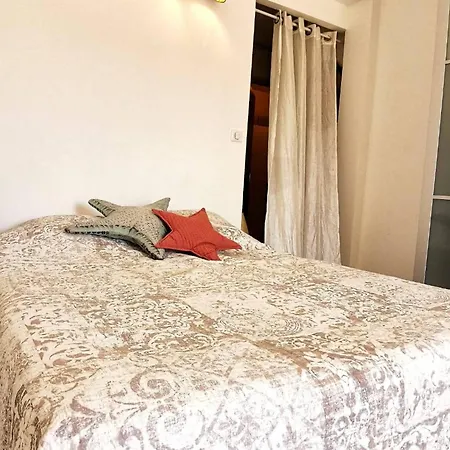 Renove Avec Grande Terrasse Et Wifi A - Fr-1-553-230 Apartment