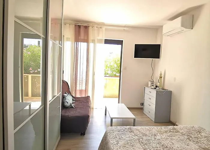Renove Avec Grande Terrasse Et Wifi A - Fr-1-553-230 * Balaruc-les-Bains