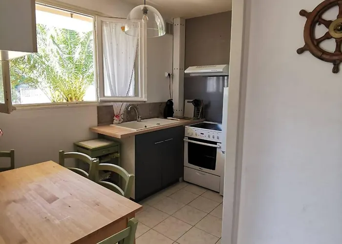 Renove Avec Grande Terrasse Et Wifi A - Fr-1-553-230 Apartman *