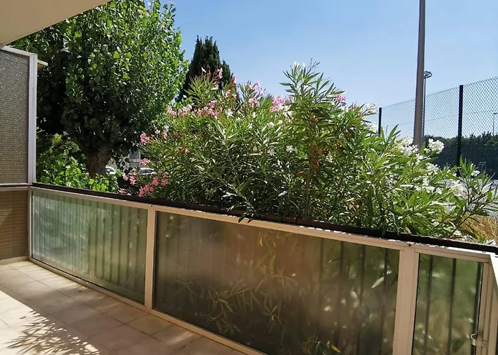 Renove Avec Grande Terrasse Et Wifi A - Fr-1-553-230